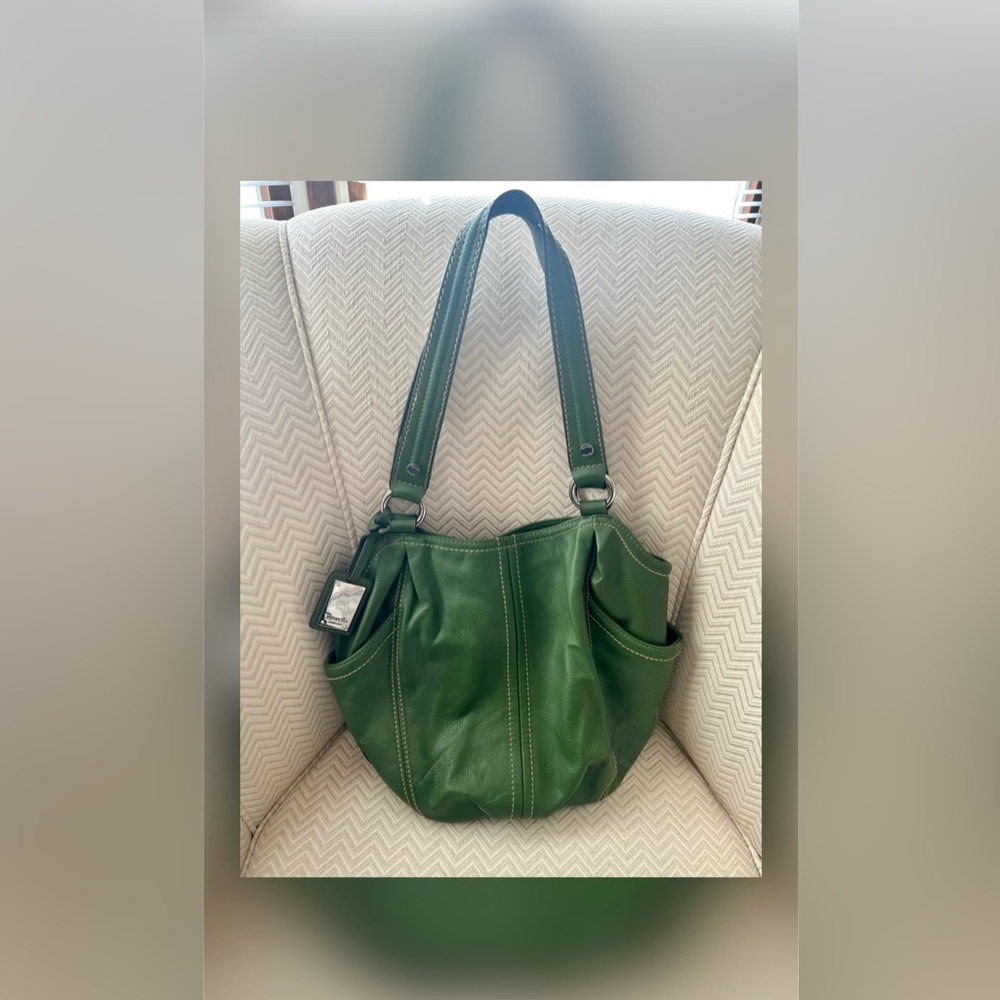 Forest Green Tignanello Leather Shoulder Bag with Pebbled Texture